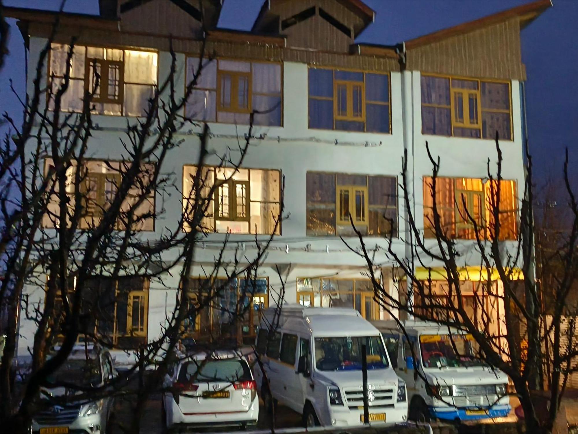 Hotel Gulmarg Residency, Kunzer Gulmarg Ngoại thất bức ảnh